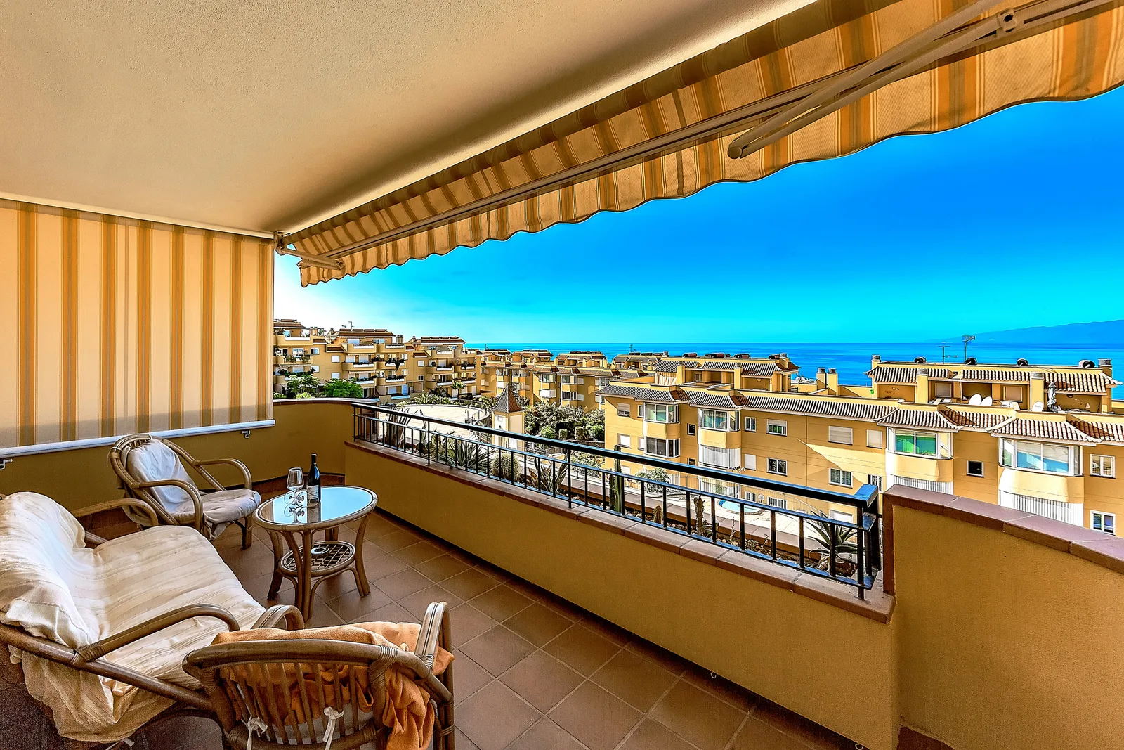 N57 La Arena · 2-bed, panoramic sea view